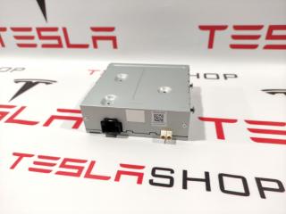 Радио FM/HD/XM Tesla Model X 1 поколение 2017, 1052323-00-B