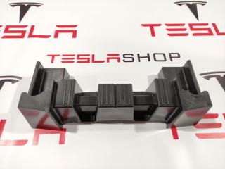 Кронштейн панели пола 2-го ряда сидений (6 мест) Tesla Model X 1 поколение 2017, 1059716-00-D