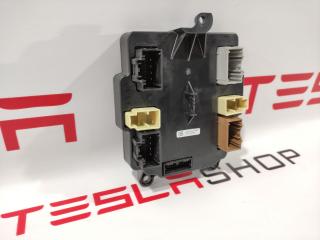 модуль управления двери Tesla Model X 1 поколение 2017, 1062056-00-D, 1062056-10-B
