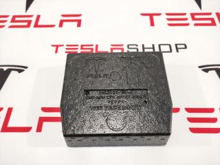 Панель заполнения пустот (2-й ряд) Tesla Model X 1 поколение 2017, 1082913-00-A