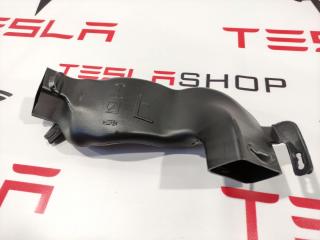 воздуховод (дефлектор) радиатора Tesla Model X 1 поколение 2017, 1053897-00-B