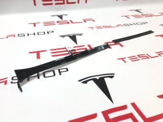 Крышка короба проводки камеры TRIPLE Tesla Model X 1 поколение 2017, 1079607-00-A