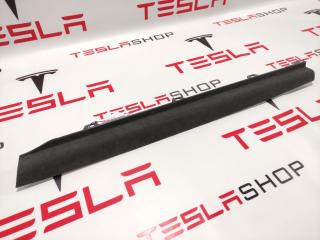 Накладка межсекционная подъемной задней двери Tesla Model X 1 поколение 2017, 1051556-04-C