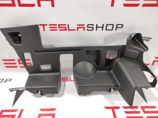 Накладка пластиковая под рулевой колонкой Tesla Model X 1 поколение 2017, 1035577-00-D
