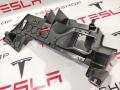 Накладка пластиковая под рулевой колонкой Tesla Model X 1 поколение 2017, 1035577-00-D - фото №4