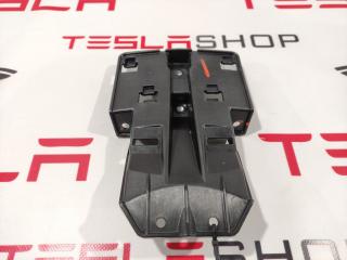 Кронштейн держателя приборной панели Tesla Model X 1 поколение 2017, 1056284-00-B