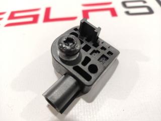 датчик удара Tesla Model S 1 поколение 2015, 1005274-00-B