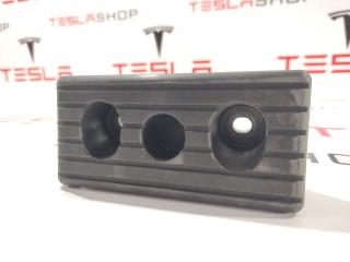 Опора под домкрат (подушка) Tesla Model S 1 поколение 2015, 1009124-00-C