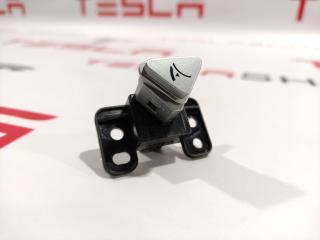 Кнопка открытия бардачка Tesla Model S 1 поколение 2015, 6008906-00-C