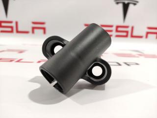 Корпус упора крышки багажника Tesla Model X 1 поколение 2017, 1051429-00-D