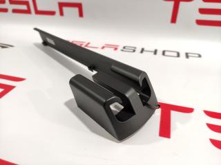 Заглушка салазки сиденья Tesla Model X 1 поколение 2017, 1062359-00-E
