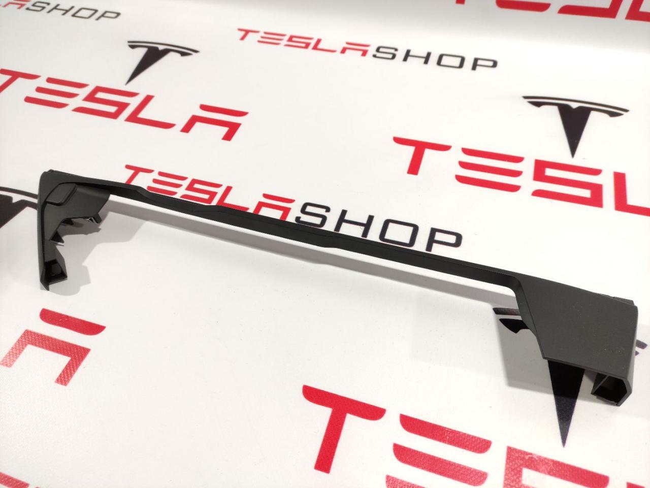 Накладка декоративная основания сидений 1-го ряда Tesla Model X 1 поколение 2017, 1105875-00-D - фото №1