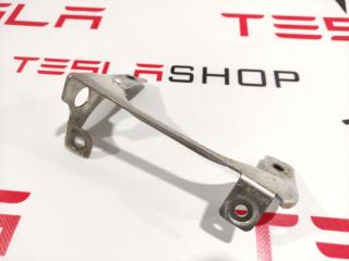 Кронштейн крепление чиллера (подрамник) Tesla Model X 1 поколение 2017, 1027546-00-C