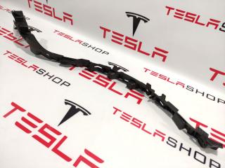 Кронштейн накладки, стойки C Tesla Model X 1 поколение 2017, 1079764-00-C, 1079764-00-B