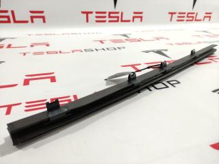 Уплотнитель стекла внутренний двери Tesla Model S 1 поколение (2012 - 2016), 1038408-00-A, 1038407-00-A