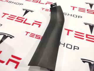 накладка двери (крышки) багажника Tesla Model S 1 поколение 2015, 1009252-00-G