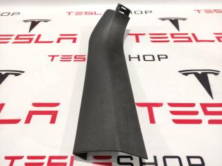 накладка двери (крышки) багажника Tesla Model S 1 поколение 2015, 1009254-00-G