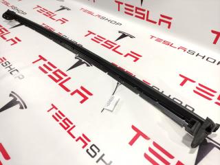 Уплотнитель стекла Tesla Model X 1 поколение 2017, 1072080-90-D, 1072080-80-D