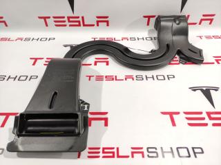 Воздуховод обогрева 2-го ряда сидений Tesla Model 3 1 поколение 2019, 1092163-00-A