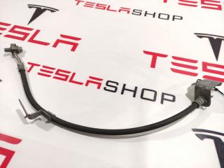 шланг тормозной Tesla Model 3 1 поколение 2019, 1044721-00-D