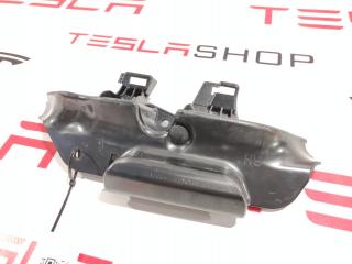 Кронштейн накладки, стойки В Tesla Model 3 1 поколение 2019, 1103776-00-L, 1098403
