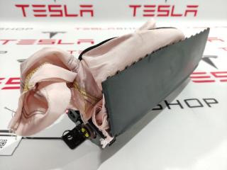 подушка безопасности коленная Tesla Model S 1 поколение 2015, 1005259-00-F