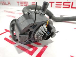 Насос охлаждающей жидкости (Помпа) Tesla Model S 1 поколение 2015, 1067473-00-H, 1050894-00-B