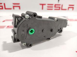 электропривод багажника Tesla Model S 1 поколение (2012 - 2016), 1003549-00-B, A2047500060