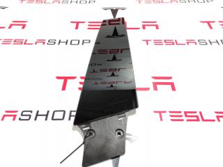 Накладка стойки B, наружная Tesla Model S 1 поколение 2015, 1004534-00-B