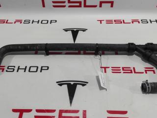 Трубка охлаждения от чарджера до шланга левого порога Tesla Model S 1 поколение 2015, 6007341-00-E