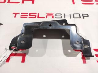 Кронштейн модулей стояночного тормоза, парктроников Tesla Model S 1 поколение 2015, 1051906-00-A