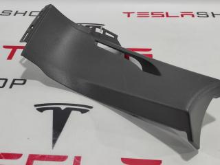 Накладка ремня безопасности стойки С Tesla Model S 1 поколение 2015, 1024730-00-B
