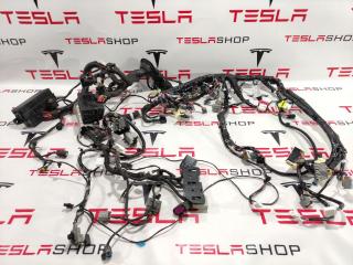 Электропроводка приборной панели кузова Tesla Model S 1 поколение 2015, 1031236-71-E, 1031236-81-E