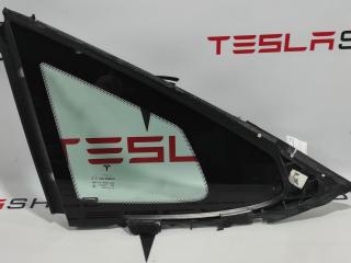 стекло кузовное боковое левое Tesla Model S 1 поколение 2015, 1051820-00-E