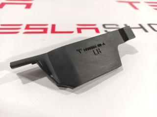 Резинка уплотнительная передней двери Tesla Model S 1 поколение 2015, 1039364-00-A