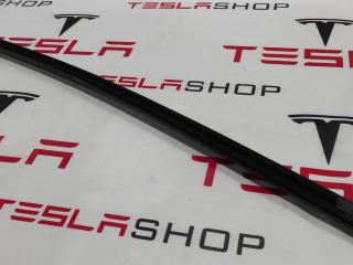 молдинг двери передней левой Tesla Model 3 1 поколение (2017 - 2025), 1080681-00-E