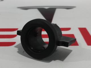 Кронштейн крепления кнопки Tesla Model X 1 поколение 2017, 1074114-00-B