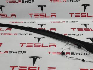 Накладка закрытия подъемной задней двери Tesla Model X 1 поколение 2017, 1037559-00-D