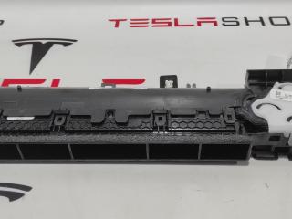 Воздуховод центральной панели Tesla Model 3 1 поколение (2017 - 2025), 1083320-00-F