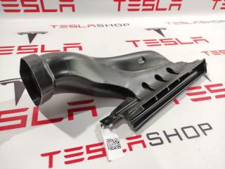 Воздуховод центральной панели Tesla Model 3 1 поколение (2017 - 2025), 1083389-00-D
