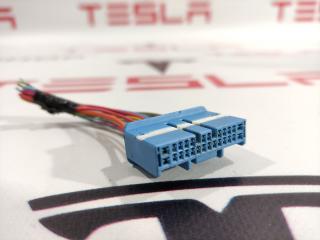 разъем (фишка) проводки Tesla Model 3 1 поколение 2019, 1067964-01-F