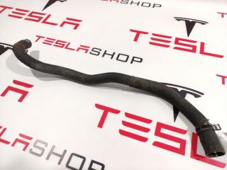 Шланг охлаждающей жидкости от 4-ходового до расшир. бачка Tesla Model X 1 поколение 2017, 1046275-00-E