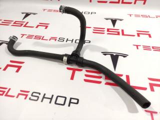 Шланг охлаждения переднего мотора - вход Tesla Model S 1 поколение [рестайлинг] 2018, 1065858-00-