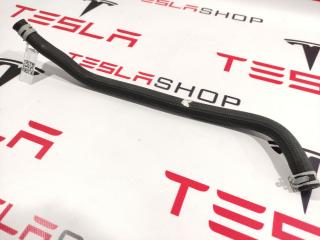 Шланг системы охлаждения чарджер - выход Tesla Model S 1 поколение [рестайлинг] 2018, 1065388-00-C