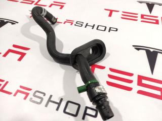 Шланг системы охлаждения заднего мотора Tesla Model S 1 поколение [рестайлинг] 2018, 1065389-00-E