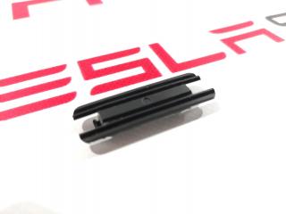 Заглушка пластиковая крышки багажника Tesla Model S 1 поколение [рестайлинг] 2018, 1061808-00-B