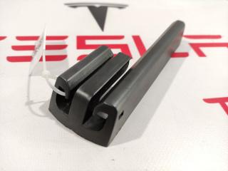 Заглушка салазки сиденья Tesla Model S 1 поколение 2015, 1031675-00-A