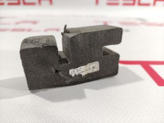 абсорбер бампера Tesla Model S 1 поколение [рестайлинг] 2018, 1068223-00-C