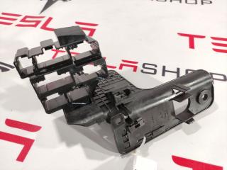 кронштейн (крепление) Tesla Model S 1 поколение [рестайлинг] 2018, 1052301-00-B