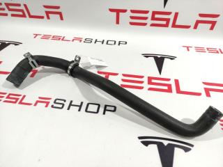 Шланг охлаждающей жидкости от 4-ходового до расшир. бачка Tesla Model S 1 поколение [рестайлинг] 2018, 1030816-00-E